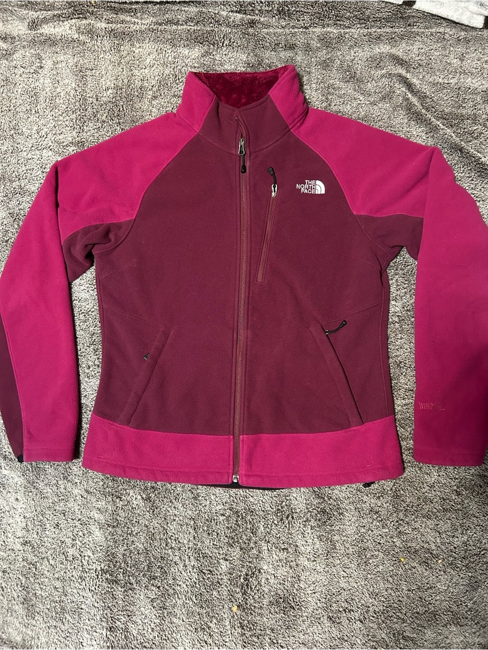 The North Face Women's Two-Tone Windwall Berry Fleece Jacket
